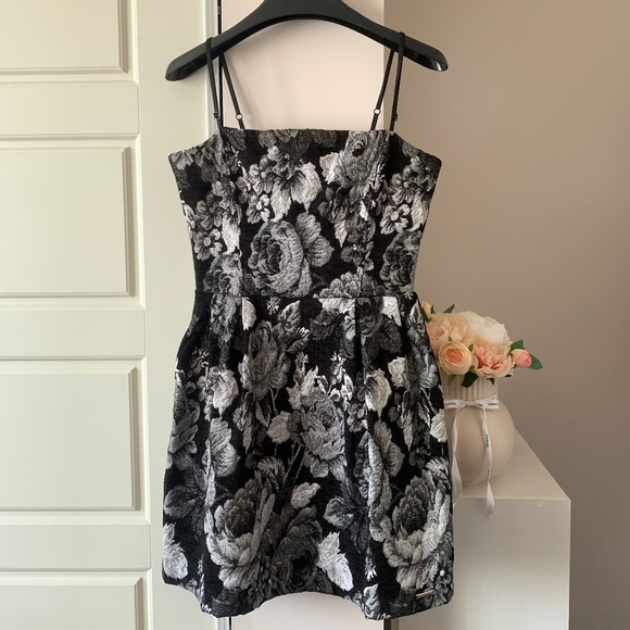 Rinascimento Italy Black & Silver Floral Dress – NWT - Picture 1 of 5